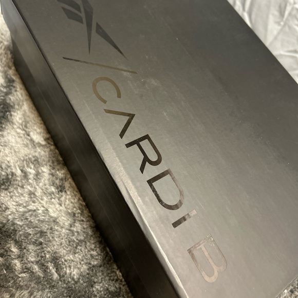 Cardi B x Reebok Club C V2, Size 7 Women’s , Ultima Purple, NWT - Picture 4 of 6